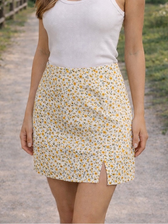 Hollister Dresses & Skirts - Hollister- NWT Yellow Floral Mini Skirt Size Large